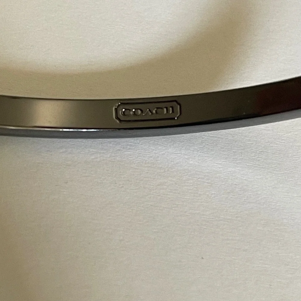 Coach‎ Bow Bangle Bracelet Womens OS Gunmetal Coquette Crystal Hinge Cuff